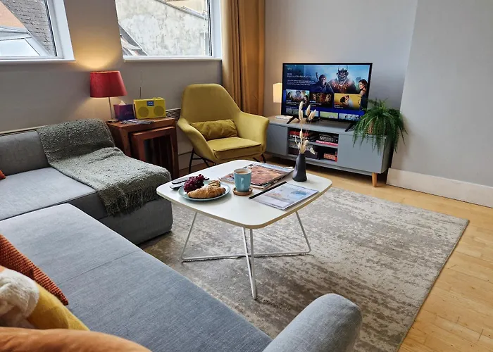 1-Bed Apartment, Close To Kensington Olympia With Free Wi-Fi & Netflix
