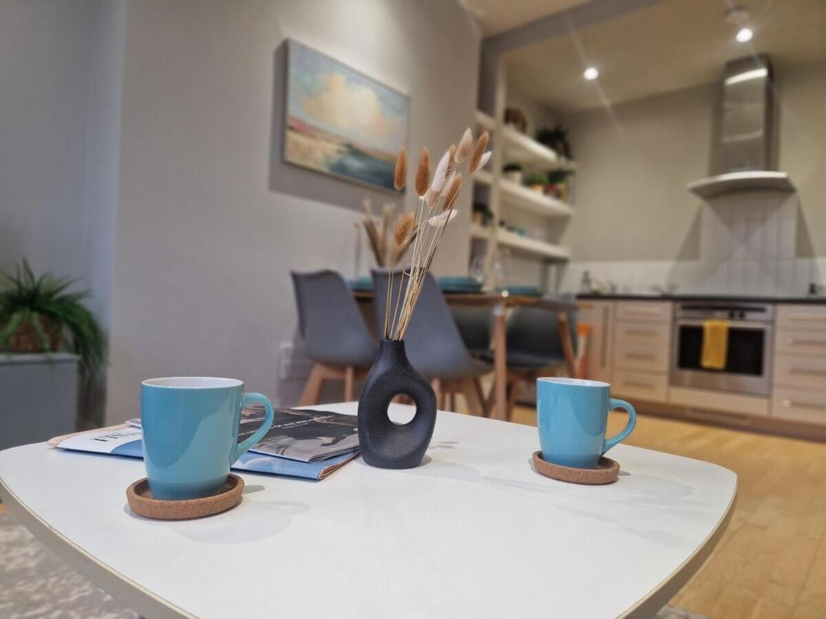 Apartment 1-bed Apartment, Close To Kensington Olympia With Free Wi-fi & Netflix London