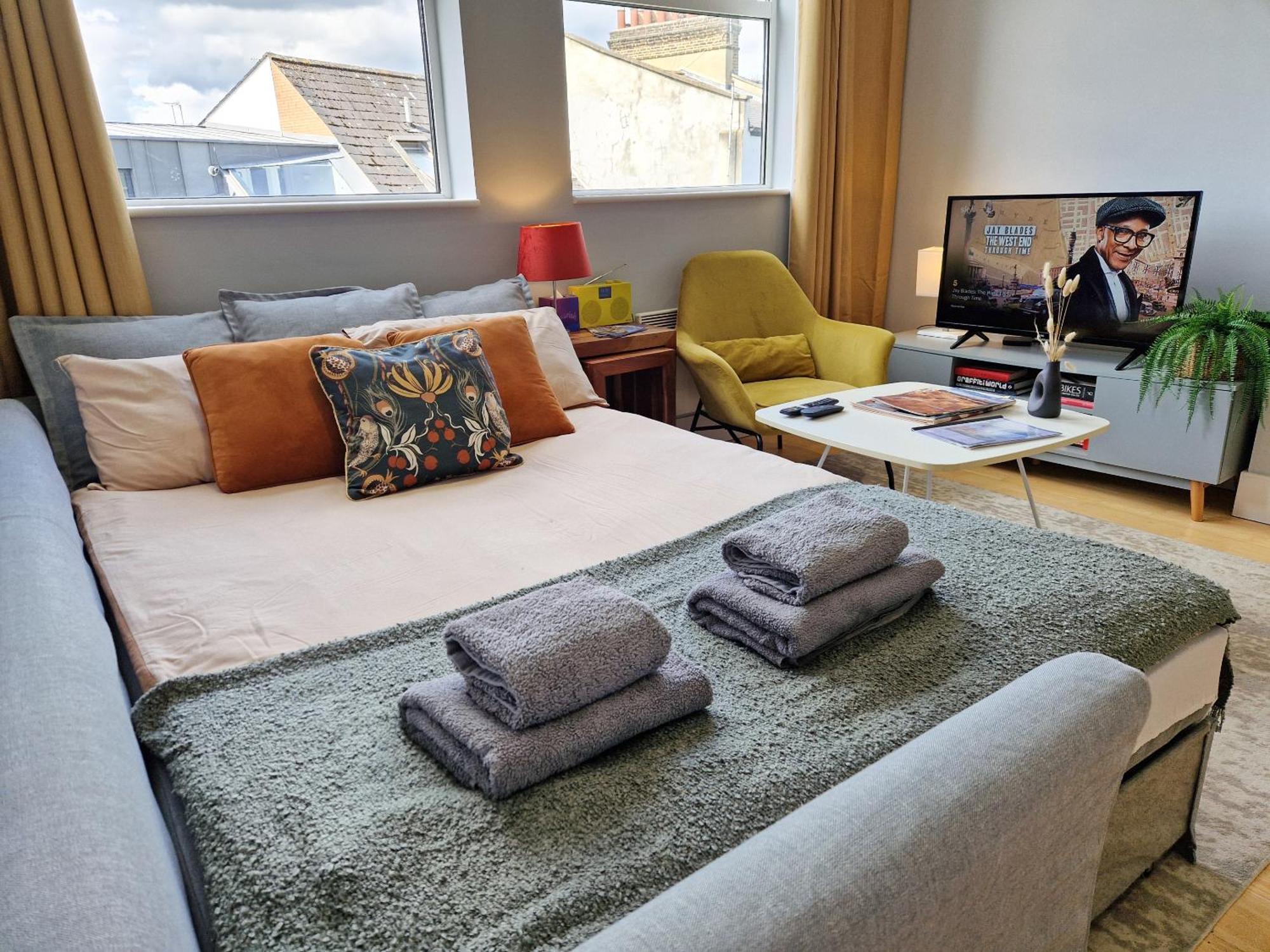 Apartment 1-bed Apartment, Close To Kensington Olympia With Free Wi-fi & Netflix London