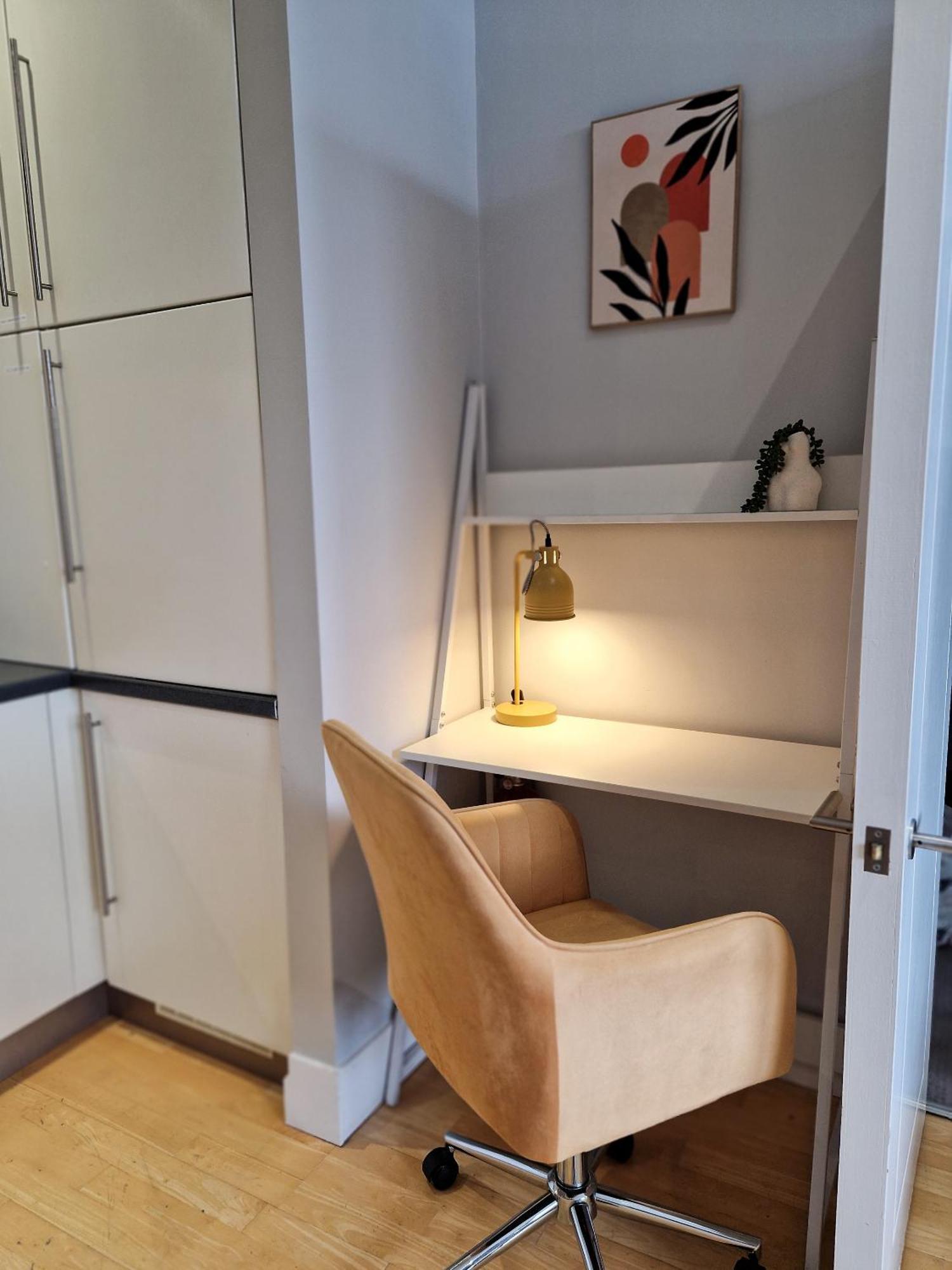 Apartment 1-bed Apartment, Close To Kensington Olympia With Free Wi-fi & Netflix