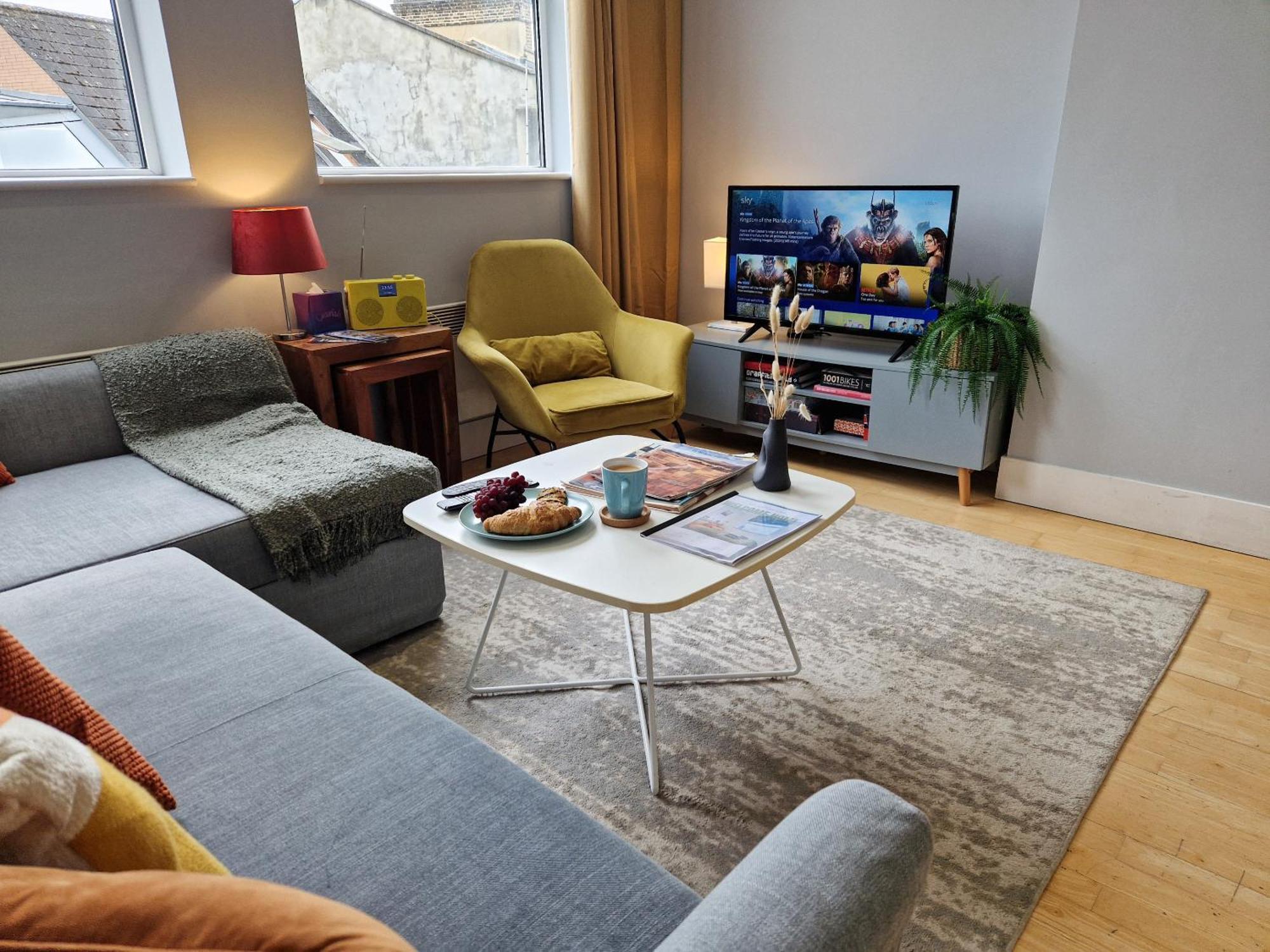 Apartment 1-bed Apartment, Close To Kensington Olympia With Free Wi-fi & Netflix London