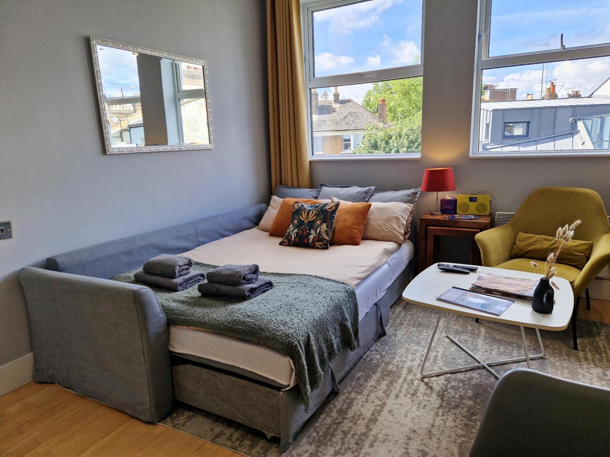 1-bed Apartment, Close To Kensington Olympia With Free Wi-fi & Netflix * London