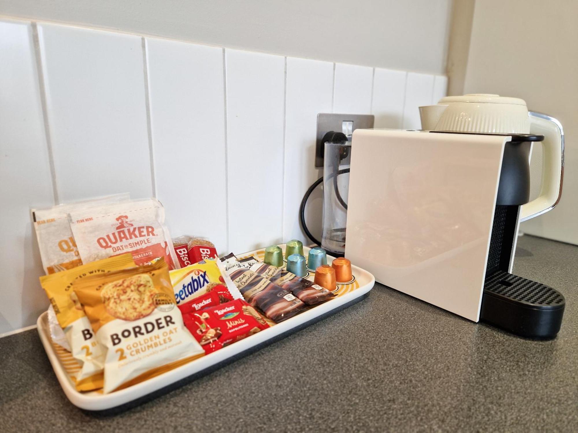 1-bed Apartment, Close To Kensington Olympia With Free Wi-fi & Netflix