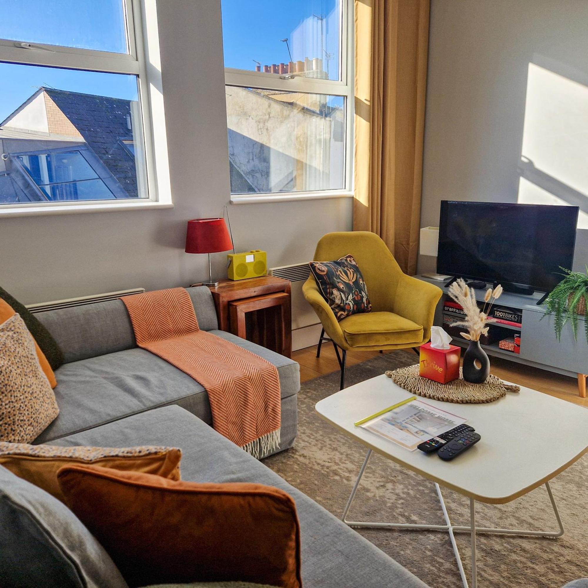 Apartment 1-bed Apartment, Close To Kensington Olympia With Free Wi-fi & Netflix London