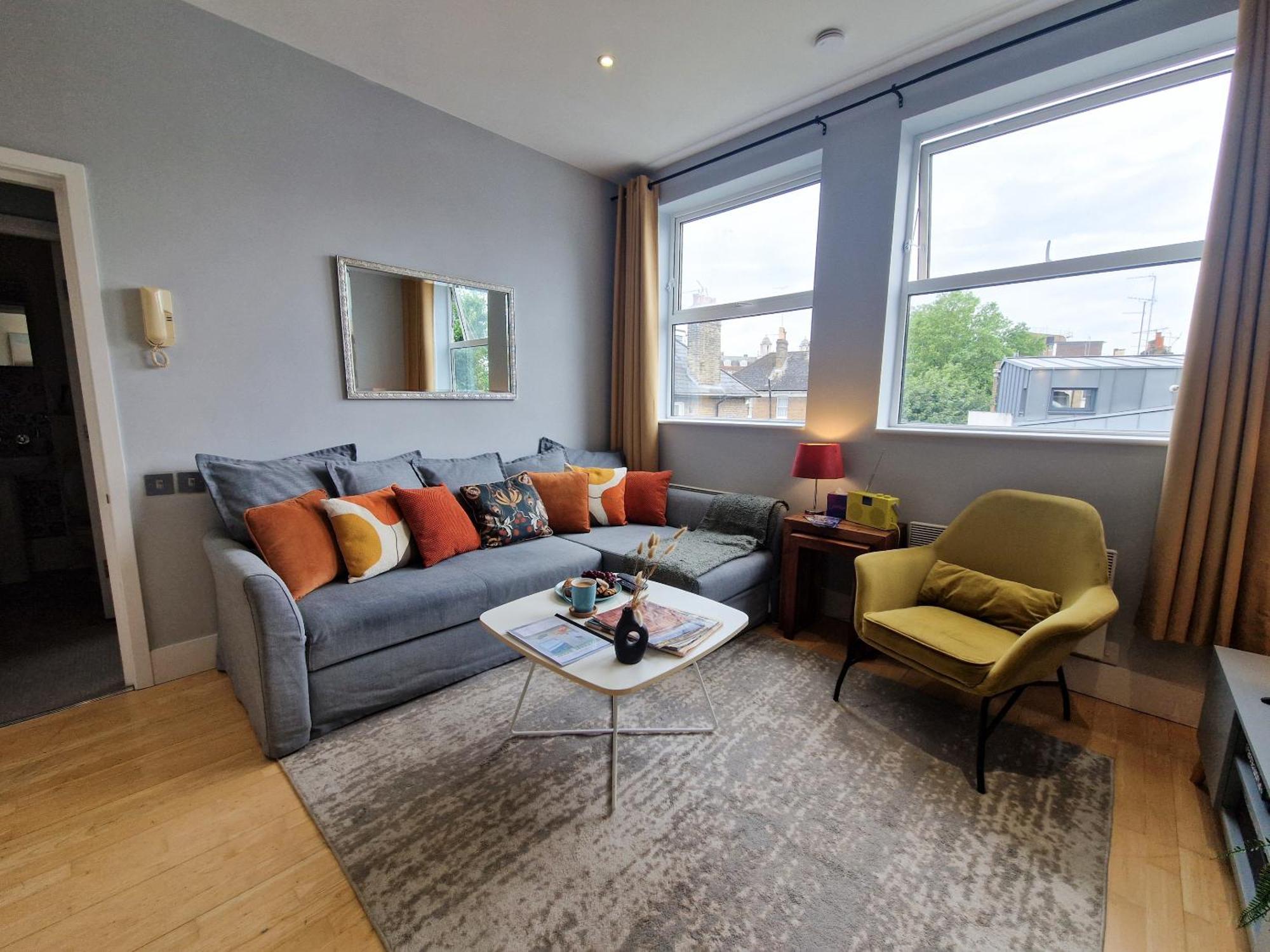 1-bed Apartment, Close To Kensington Olympia With Free Wi-fi & Netflix